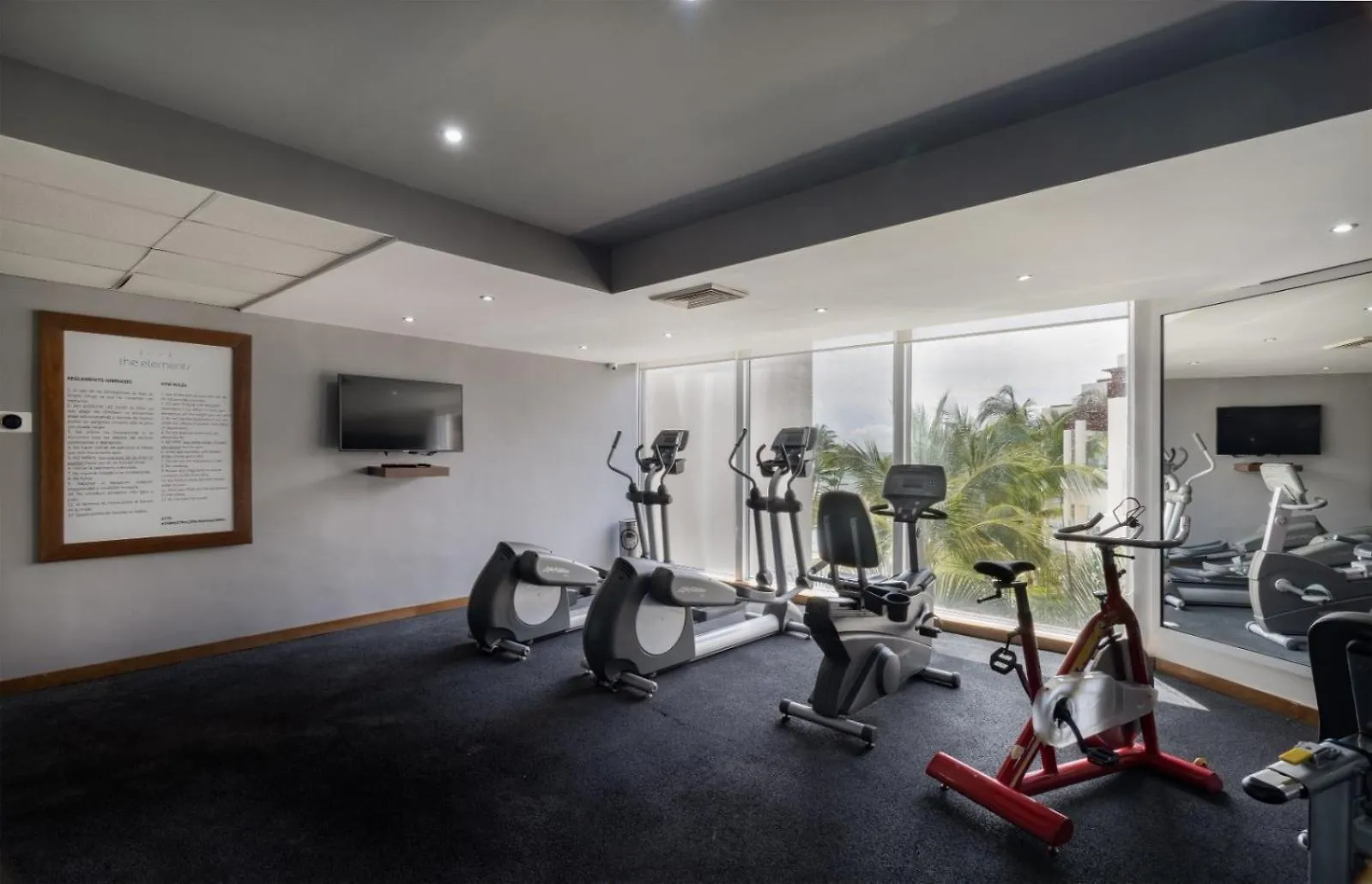Elements 220 Condo بلايا ديل كارمن شقة