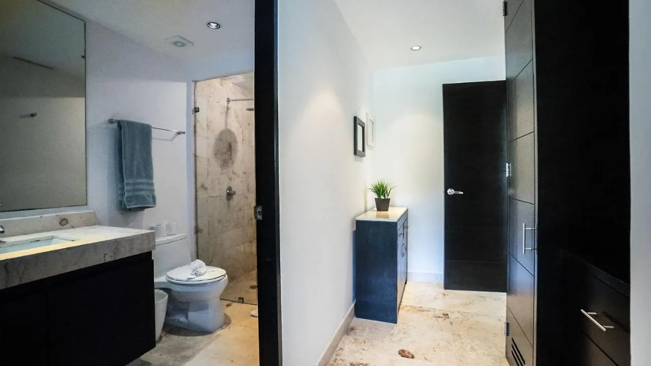 Elements 220 Condo بلايا ديل كارمن شقة